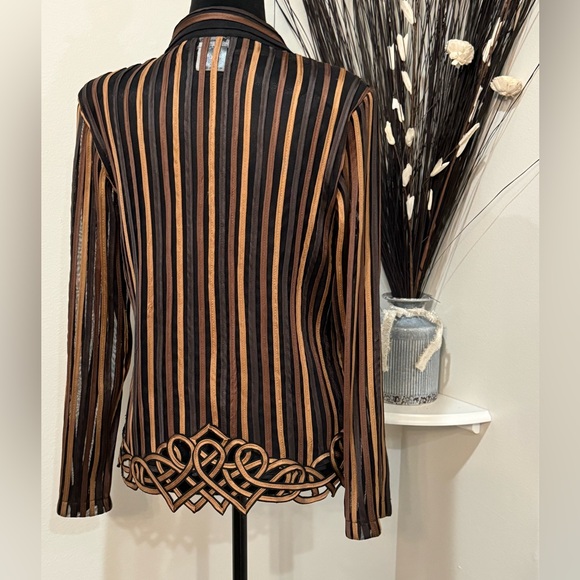 Damee, Inc two piece set. Tank and Jacket. Medium - Picture 10 of 14